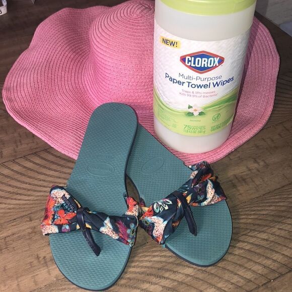 Havaianas’ Logo Floral Sandals 🩴 Comfort 4” Wide Footbed and Slip Proof Soles - Picture 5 of 17